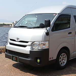 Toyota HiAce Commuter Side